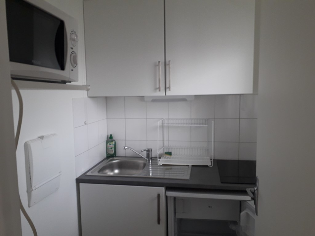 27 sqm apartment for rent in PARIS 12