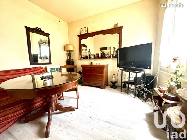 Two-room house in Ivry-sur-Seine (94200)