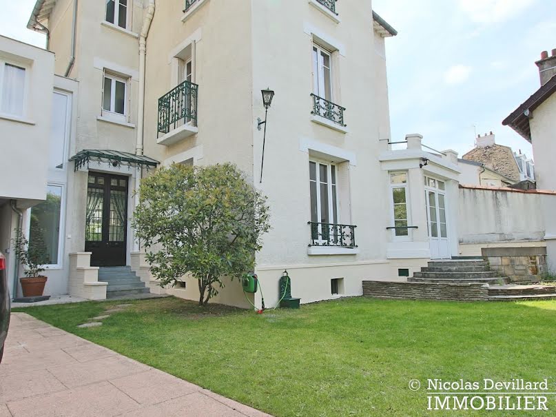 Rental house 8 rooms 230 sqm