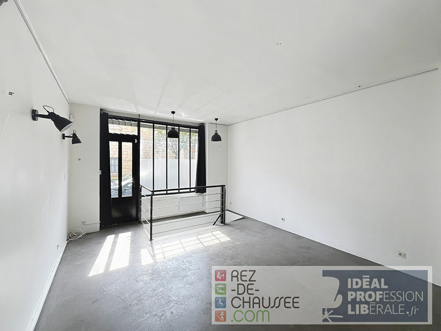 LOFT WITH DUPLEX - CLOSE TO CLICHY TOWN HALL