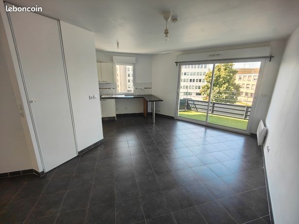T2 44 m² dernier étage avec balcon à Meaux quartier tribunal