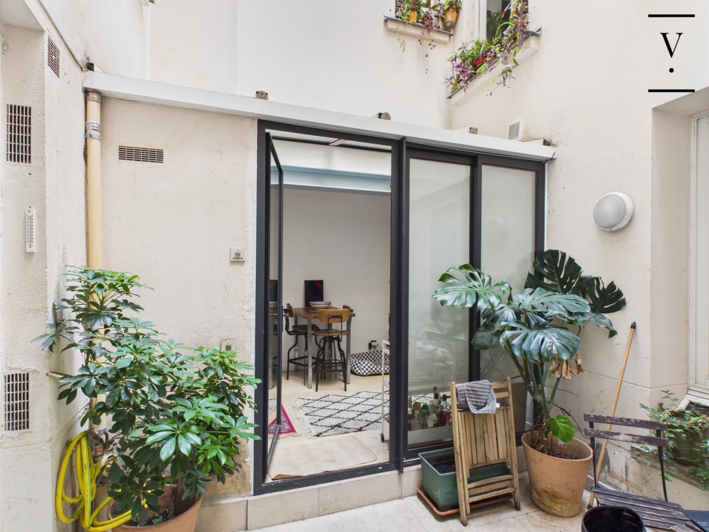 For sale, a 24 sqm apartment in PARIS 12.