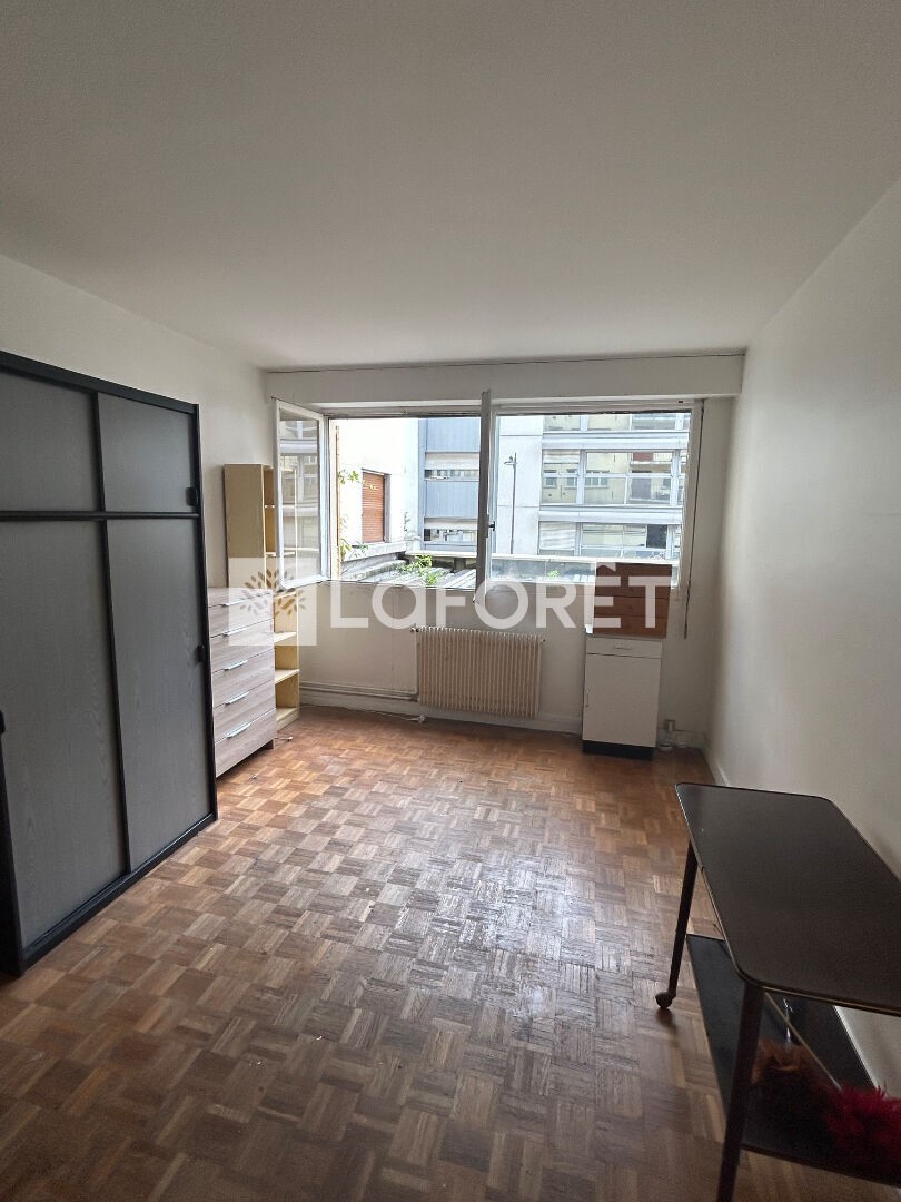 Sale of a 18 sqm apartment in PARIS 12
