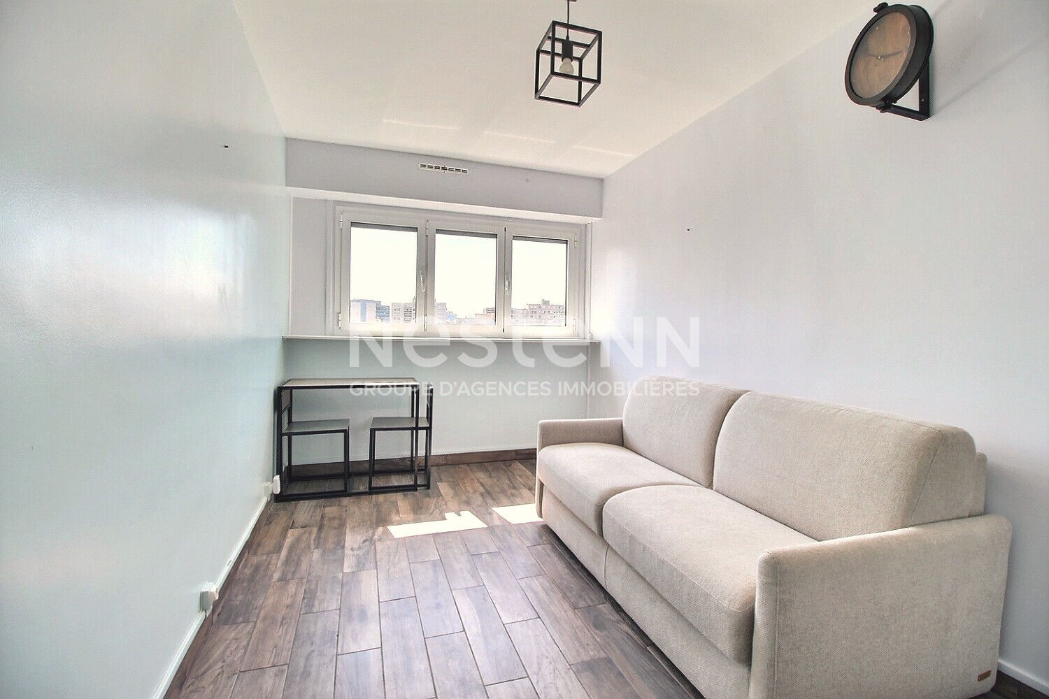 Appartement 19m2 meublé au 2ème étage à Courbevoie Charras