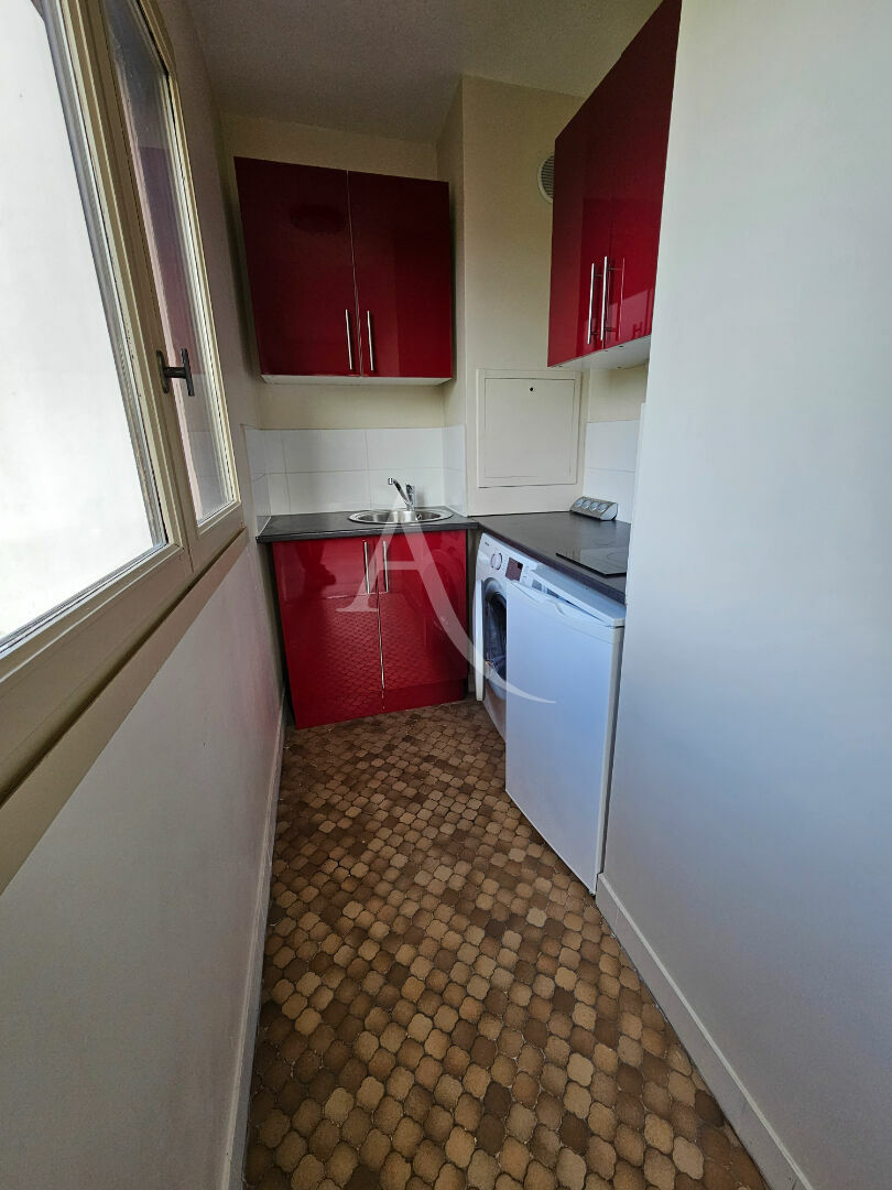 STUDIO 23m2 LOCATION NUE + PARKING - CERGY PREFECTURE