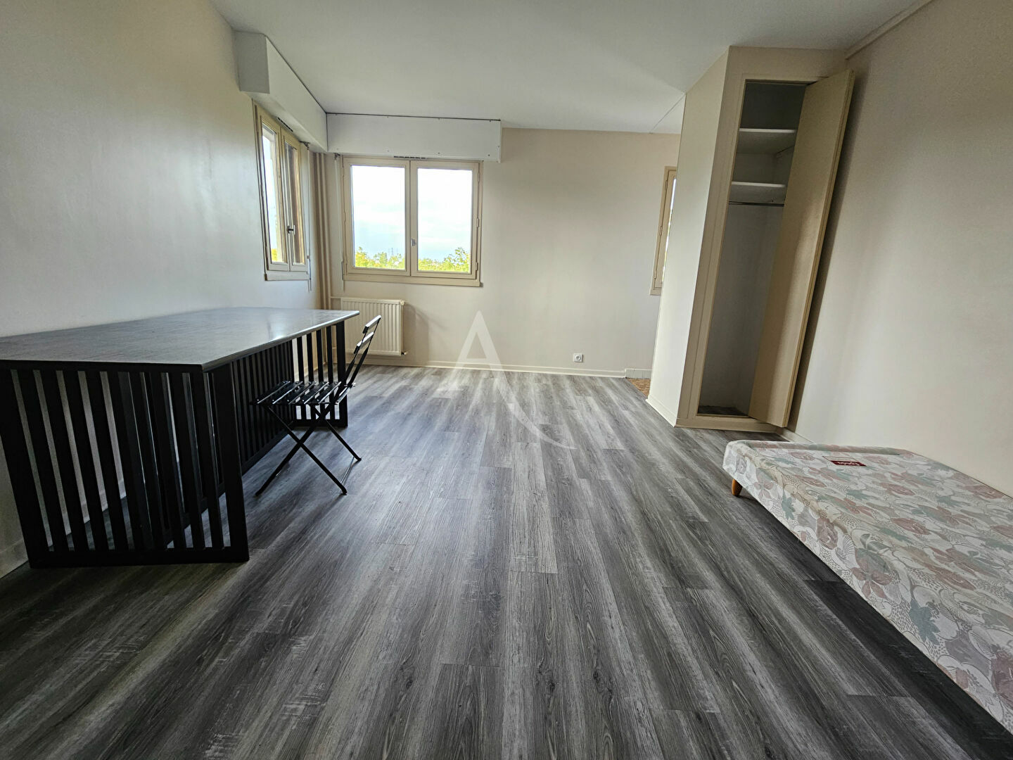 STUDIO 23m2 LOCATION NUE + PARKING - CERGY PREFECTURE
