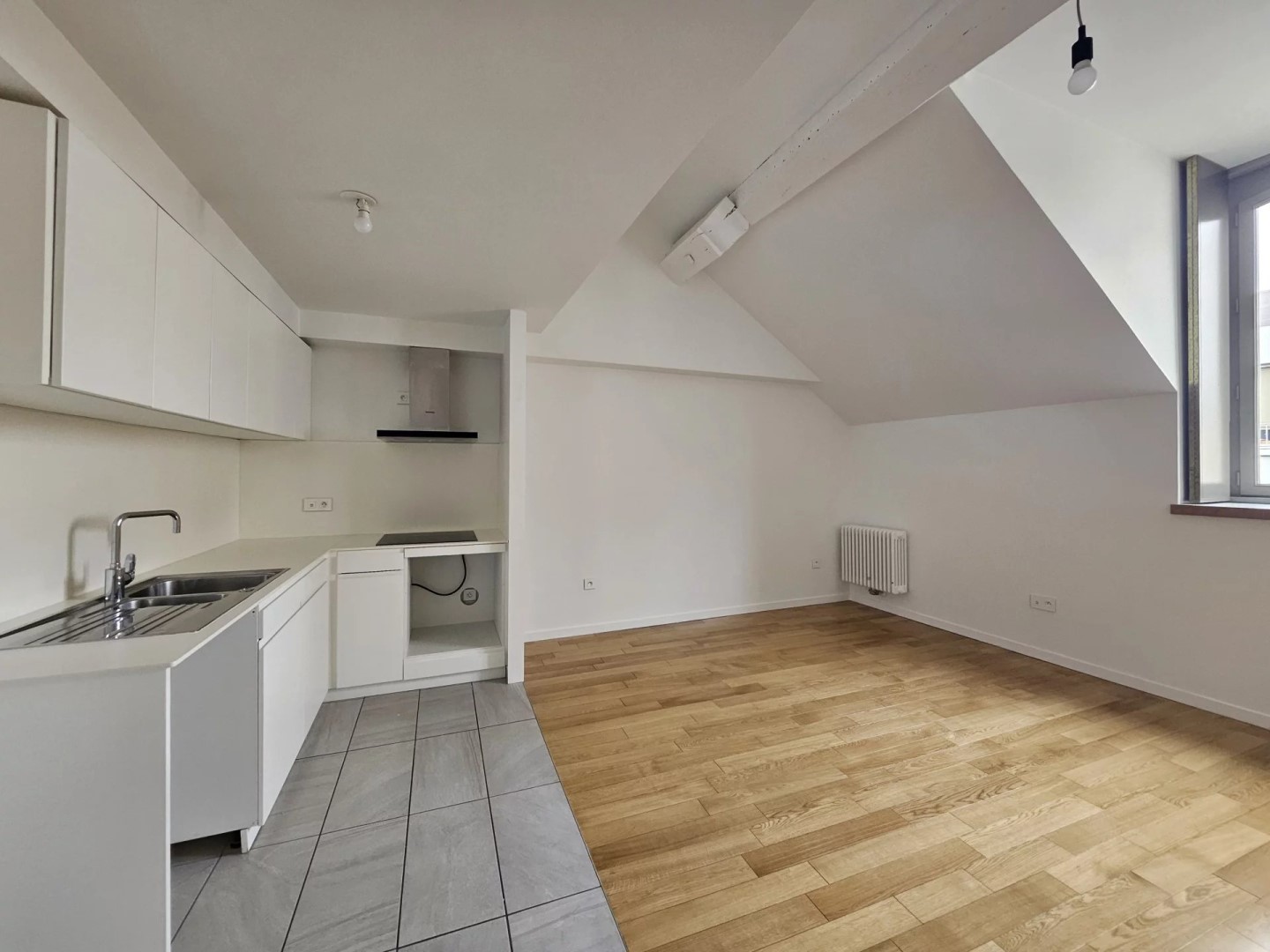 67 sqm apartment for rent in PARIS 12