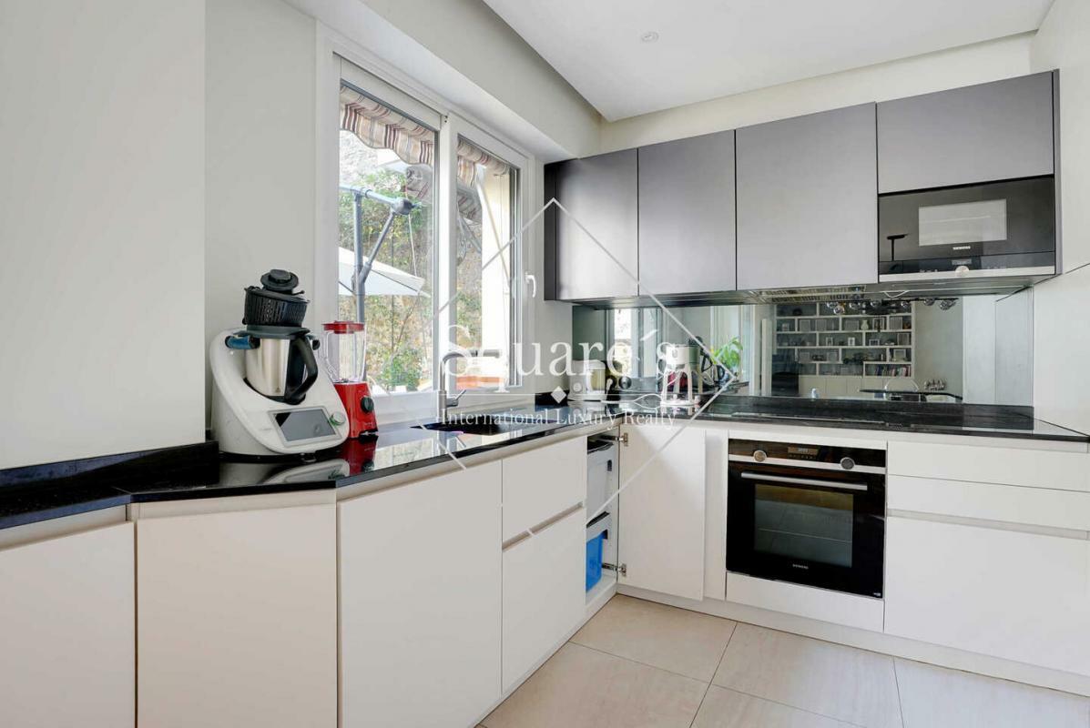 Sale apartment of 124 sqm in NEUILLY SUR SEINE