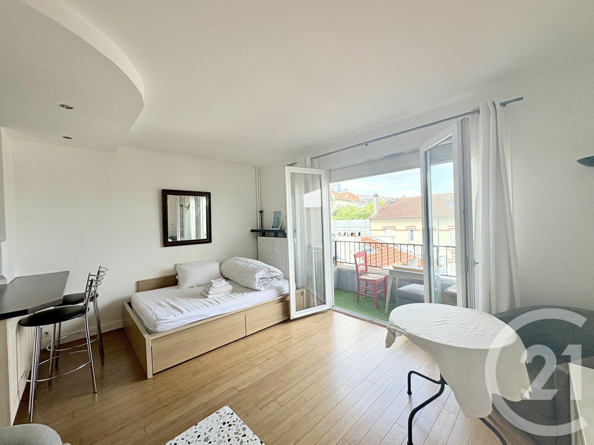 32sqm apartment for rent in SURESNES