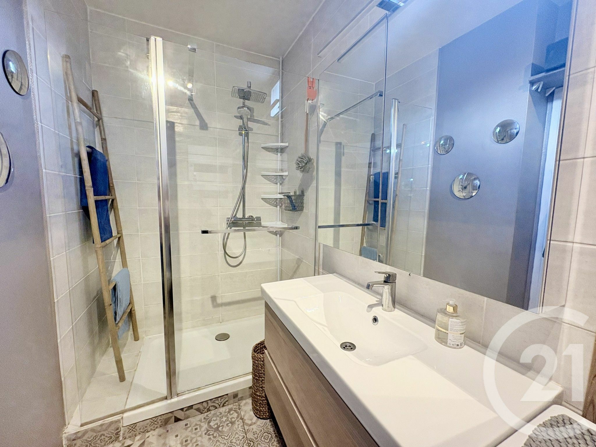 32sqm apartment for rent in SURESNES