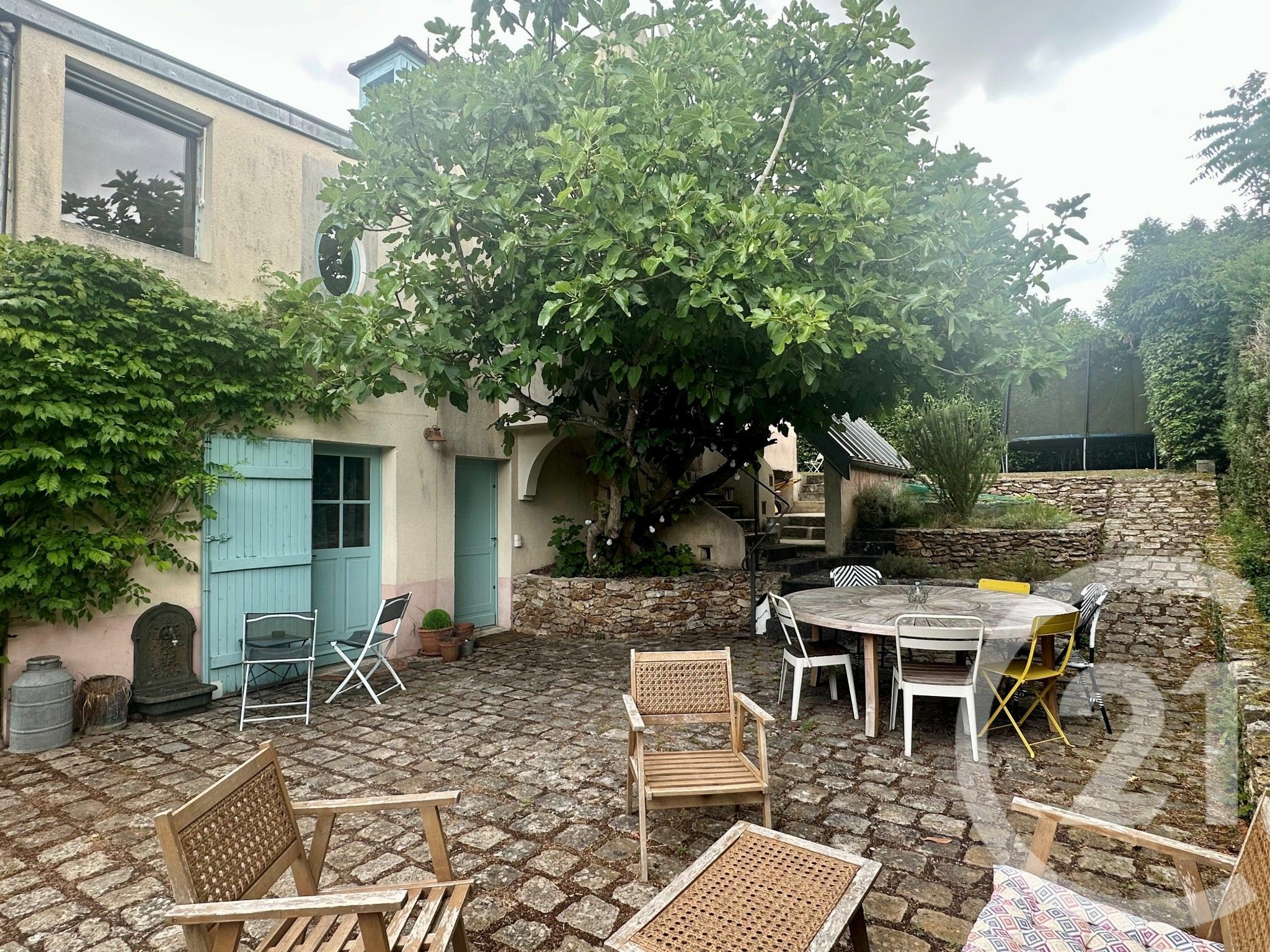 For sale: 200 sqm house in Coulommiers.