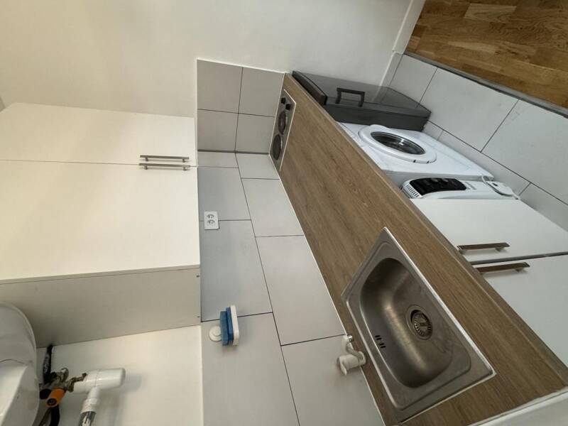 14sqm apartment for rent in PARIS 9