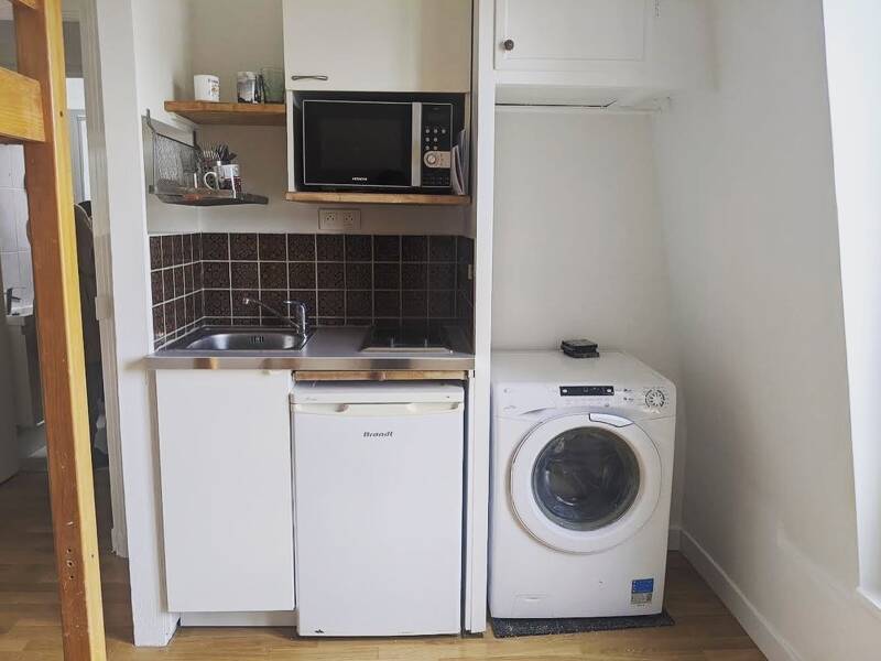 Location of a 17 sqm apartment in PARIS 11