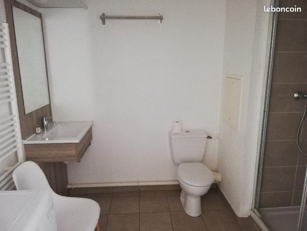 استوديو مفرو Furnished avec موقف سيارات