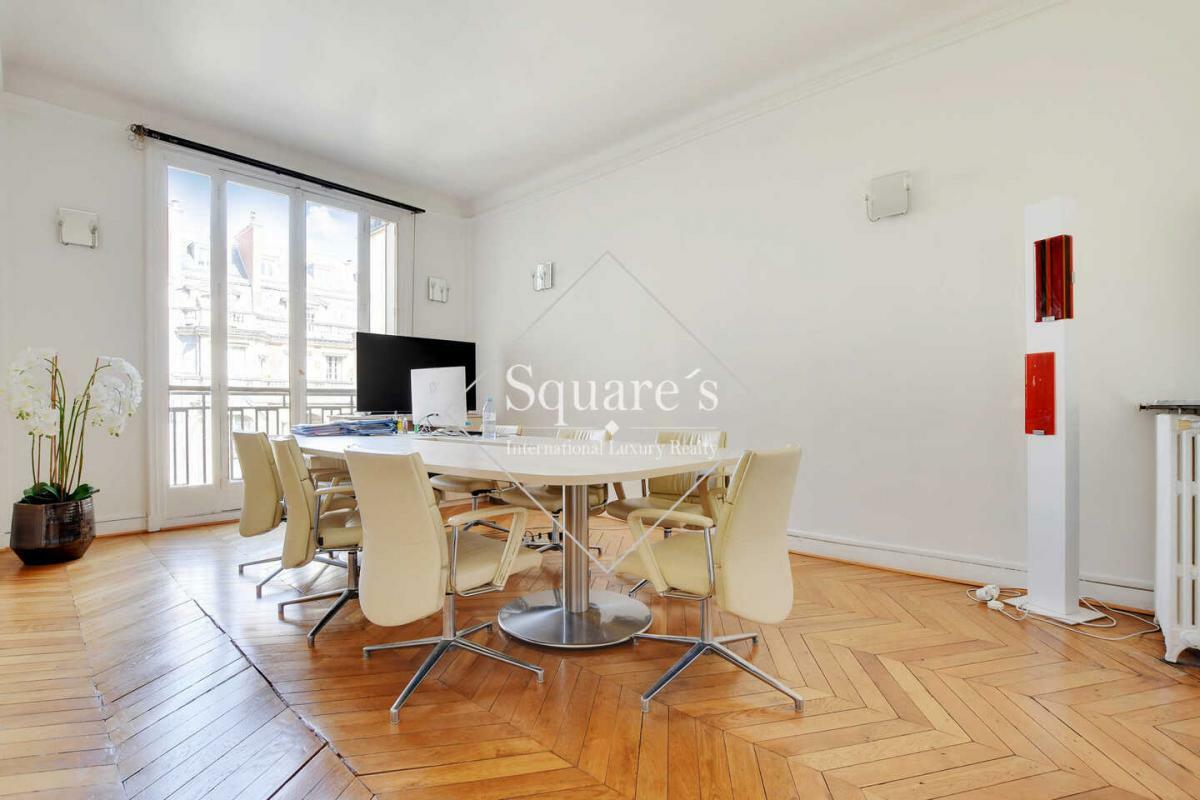 Sale apartment of 132sqm in PARIS 16