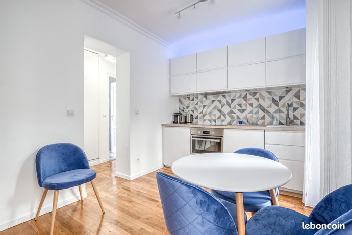 Renovated apartment in the center of Paris 75011 - For rent - 1390 euros