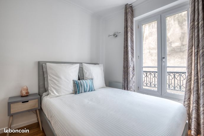 Renovated apartment in the center of Paris 75011 - For rent - 1390 euros