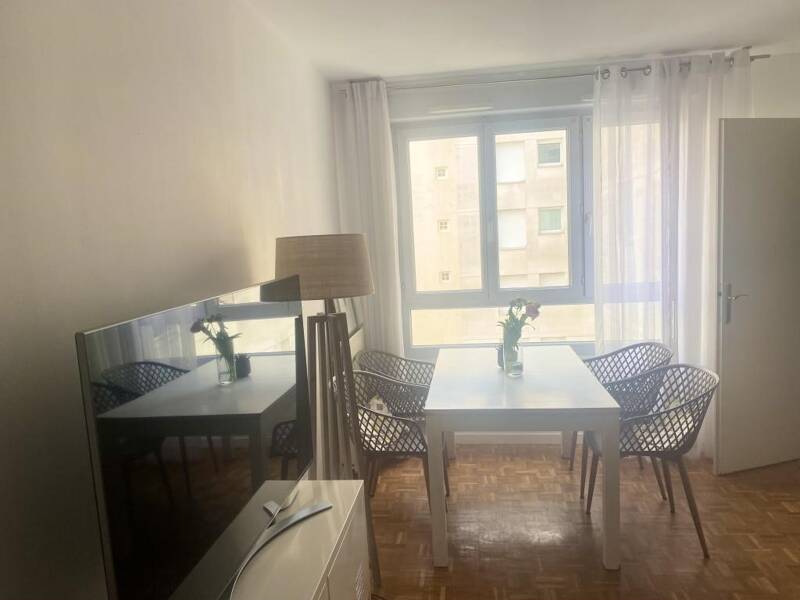 60 sqm apartment for rent in Puteaux