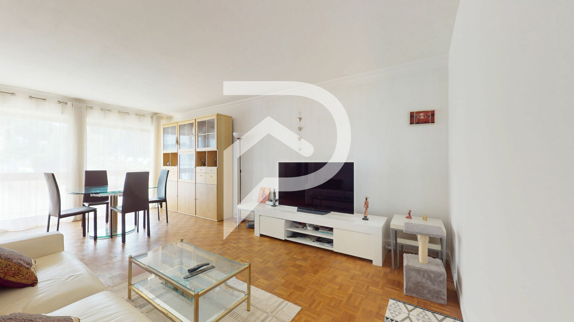 3-Room Apartment 71 sqm with Balcony in Le Pecq 78230