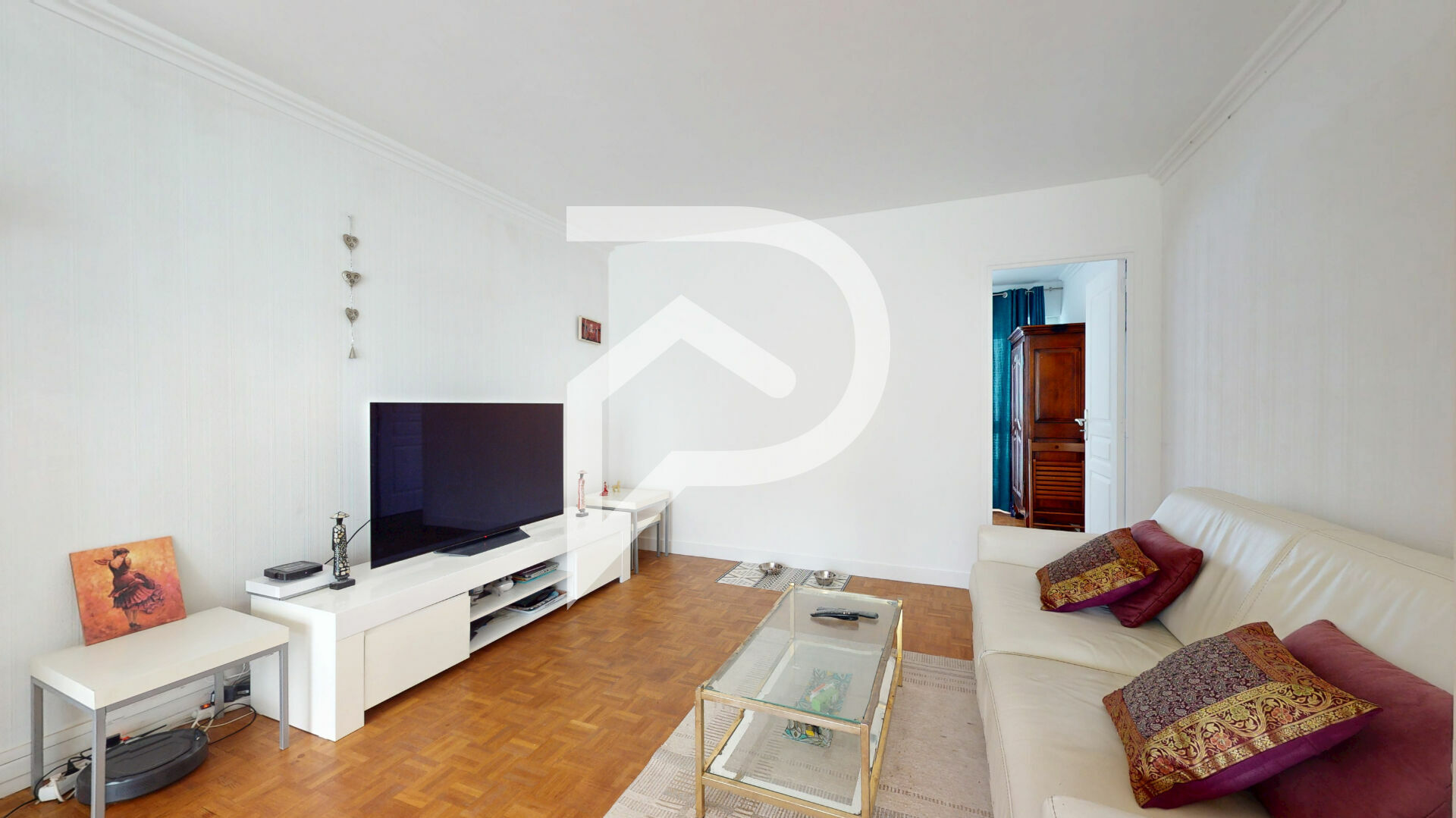 FOR SALE LE PECQ 3-ROOM APARTMENT WITH BALCONY, LOGGIA, AND CELLAR, BRIGHT, FUNCTIONAL, AND WELL-LOCATED.