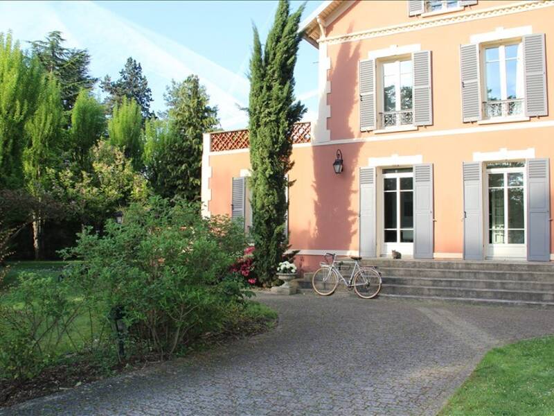 Rental house of 153 sqm in MAISONS LAFFITTE
