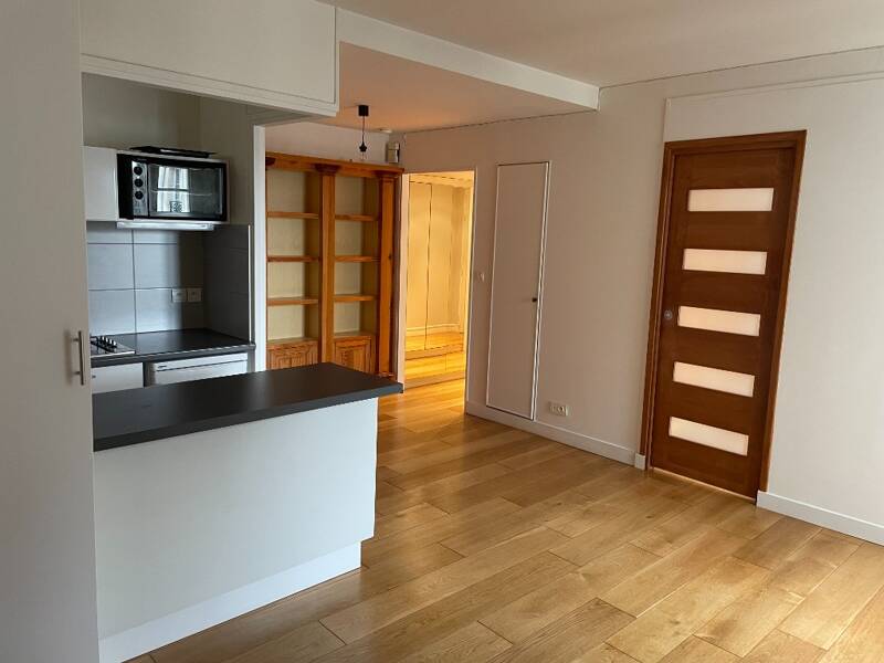38sqm apartment for rent in PARIS 8