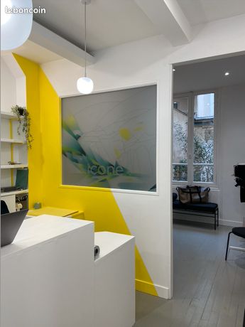 Lease transfer for a 50 sqm shop at the foot of Montmartre.