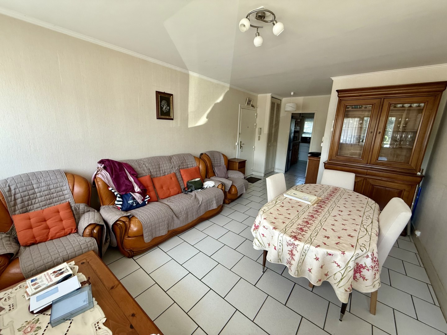 For sale, 63 sqm apartment in Palaiseau.
