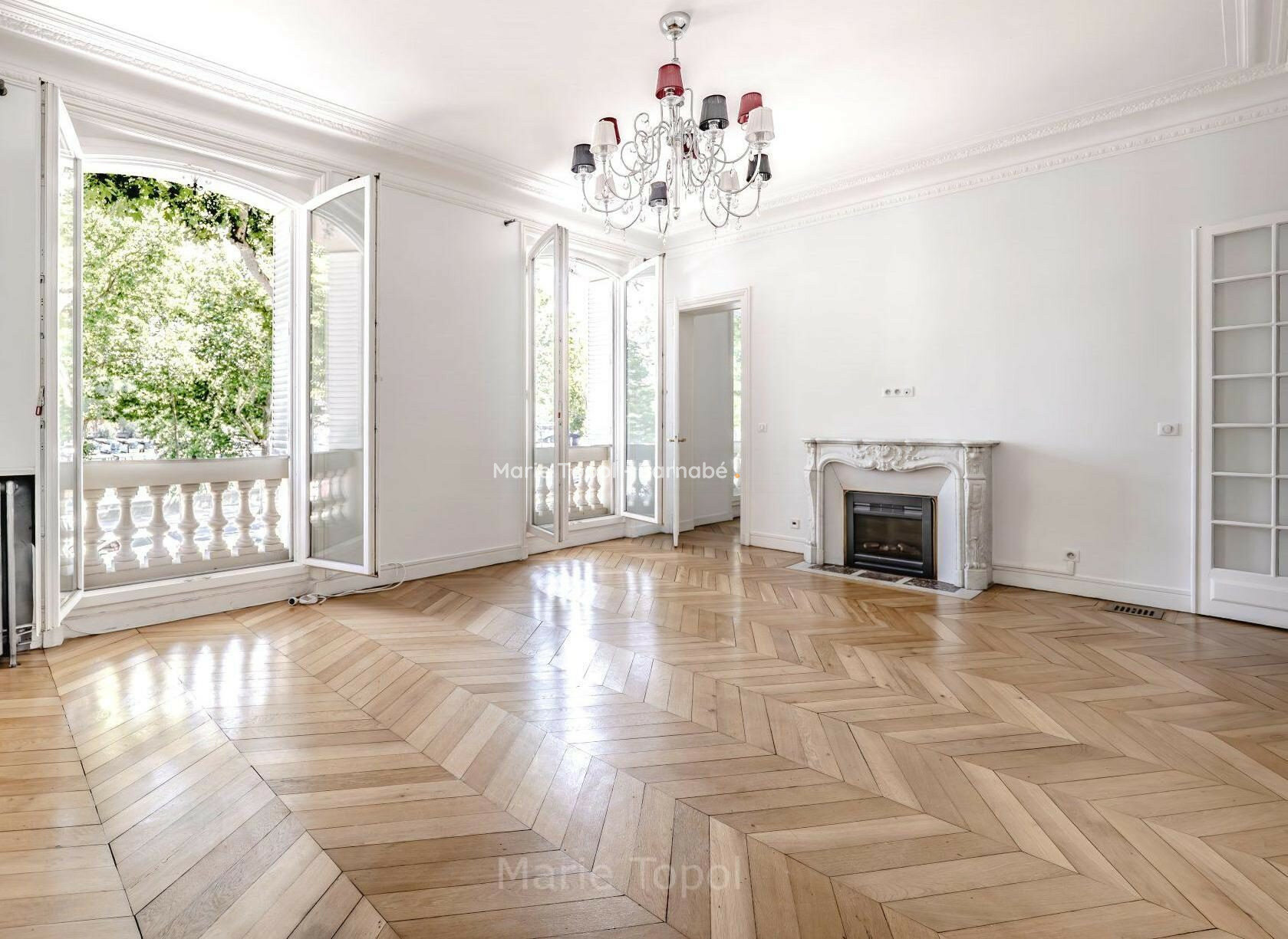 Appartamento di prestigio con vista sulla Senna e sulla Torre Eiffel