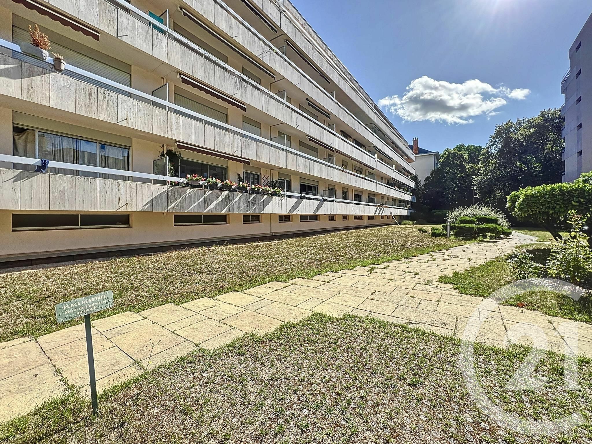 For sale: 44 sqm apartment in DIJON.