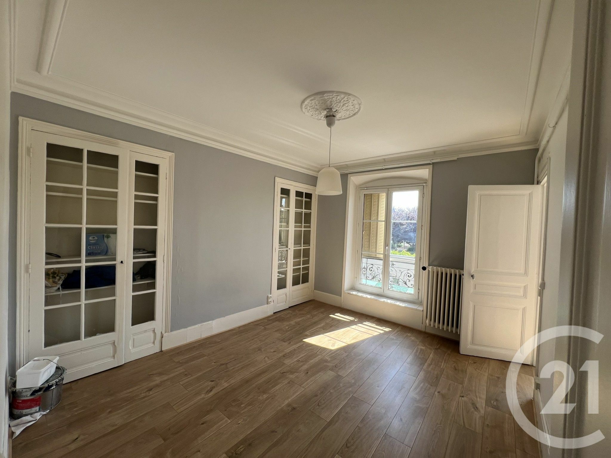 Appartement 54m² 3 pièces lumineux Paris 10 proche transports
