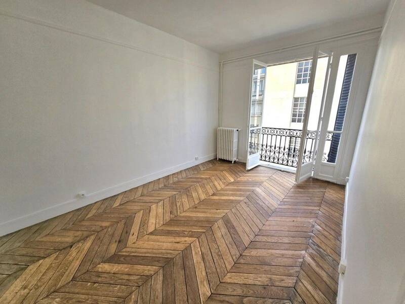2250273482