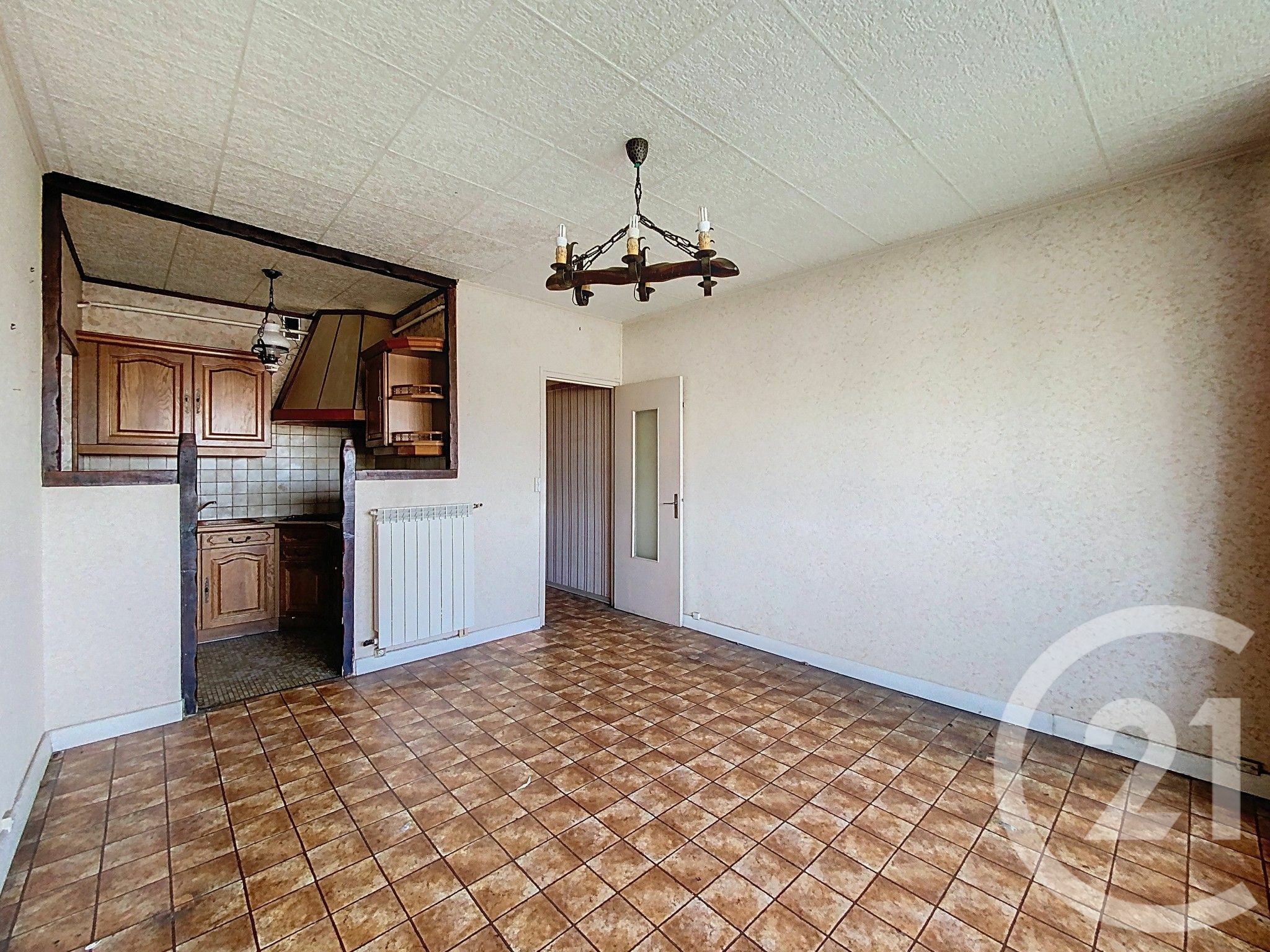 Appartement 60m2 T4 à rénover VILLEJUIF proche métro 7