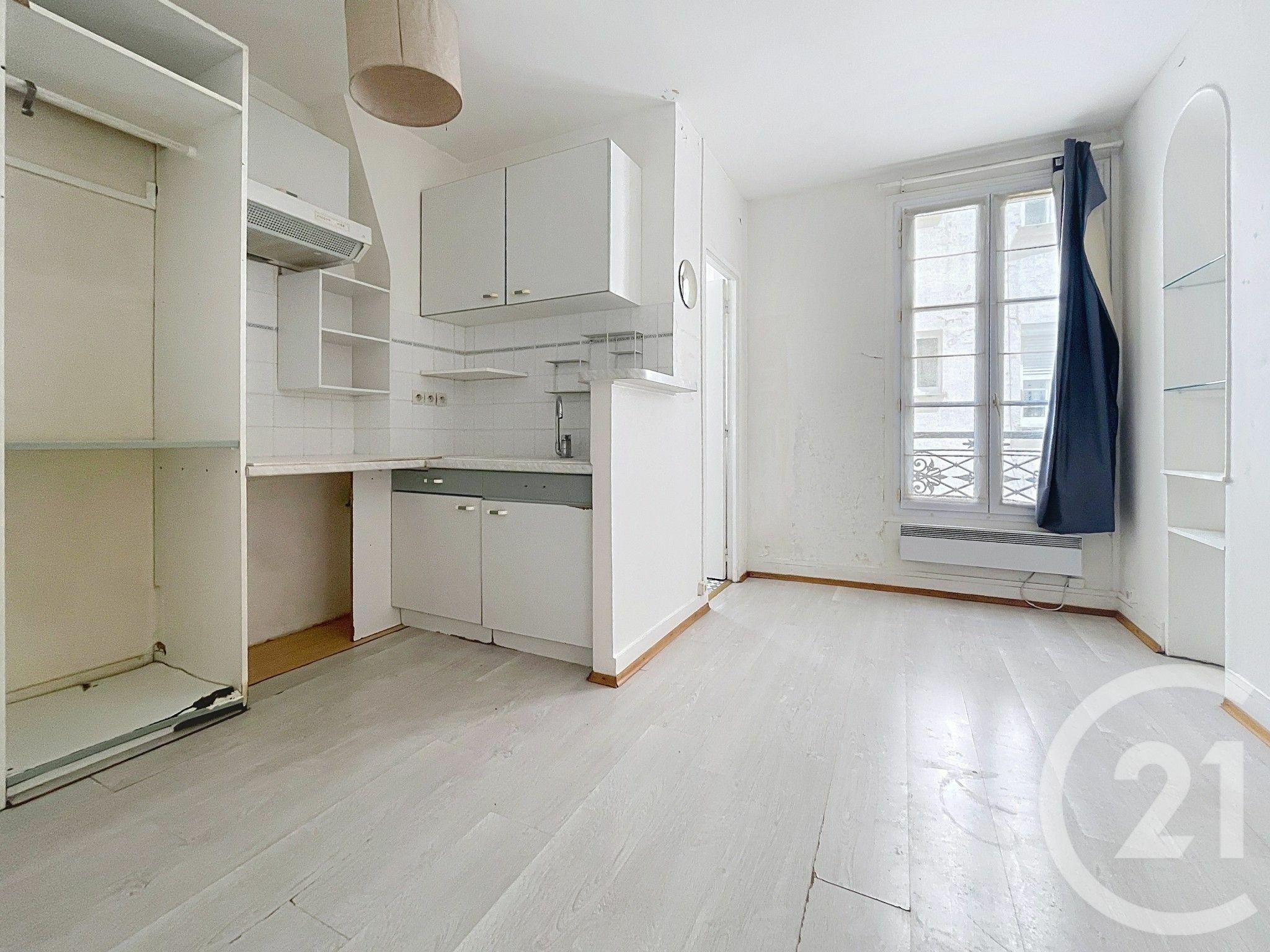 For sale: 29 sqm apartment in PARIS 15.