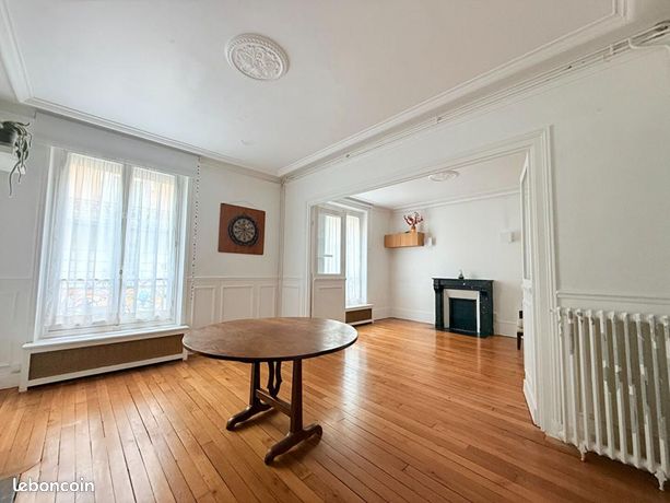 Three-room apartment in Paris (75014)
