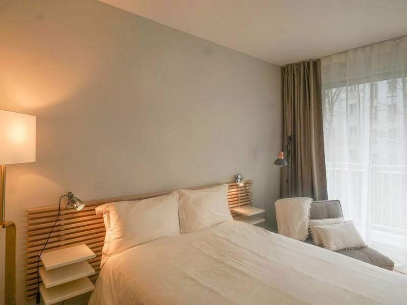 Appartement 30 m² lumineux avec balcon Paris 15 proche Tour Eiffel