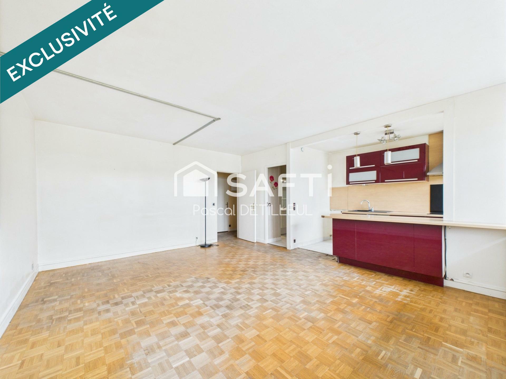 GARCHES – Les Bures Studio 50 sqm City Center 5 minutes away