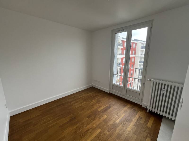 Renovated 1-Bedroom 24sqm with Balcony Asnières-sur-Seine 92600