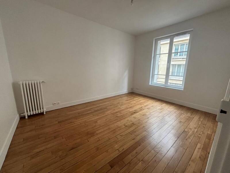 T2 452 sqm with elevator in Paris 15 rue de la Convention