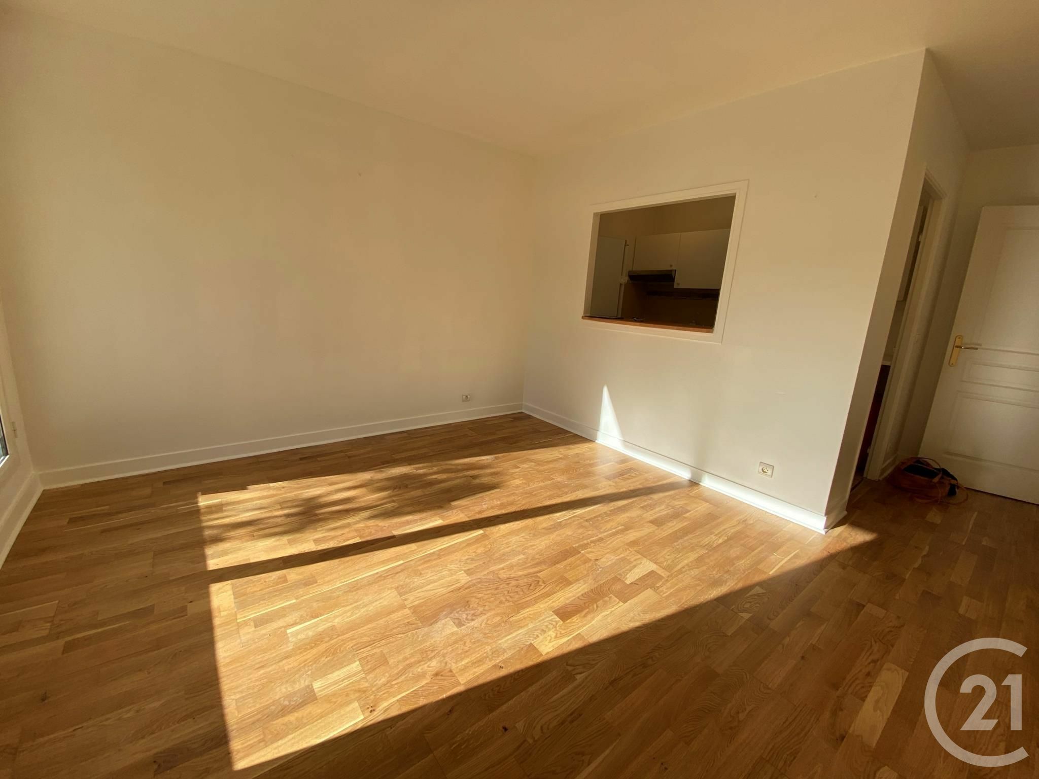 Rental apartment of 40sqm in COURBEVOIE