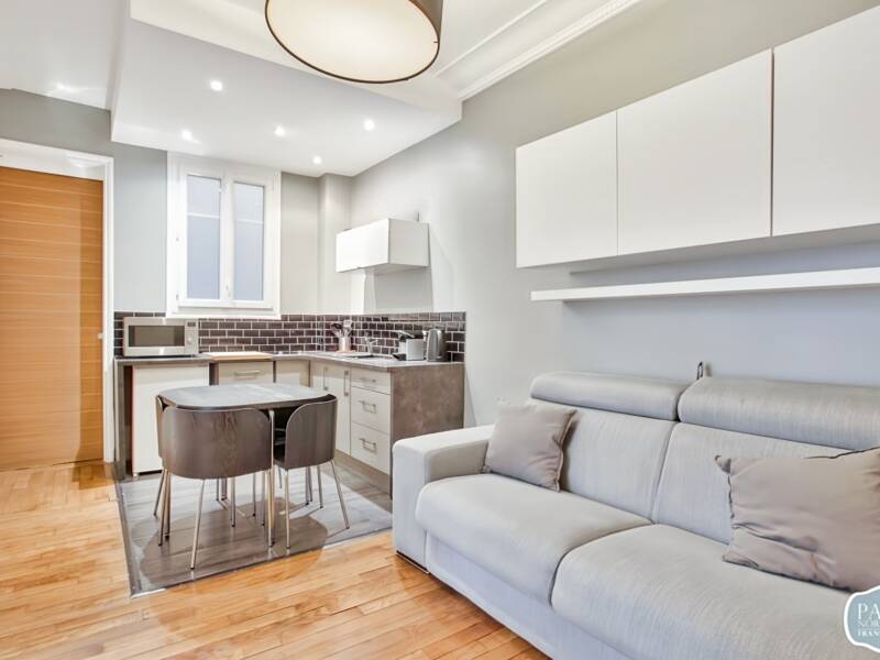 30 sqm apartment for rent in PARIS 8