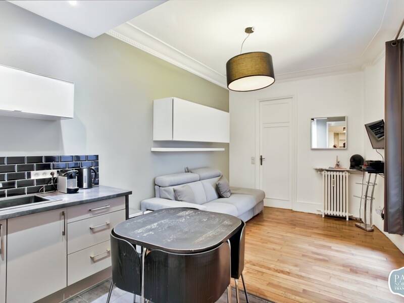30 sqm apartment for rent in PARIS 8