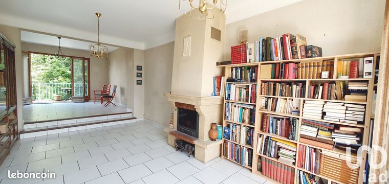 6-room house in Carrières-sur-Seine (78420)