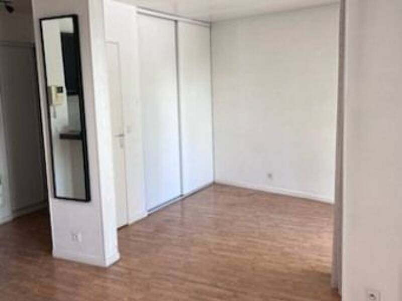 32sqm apartment for rent in Alfortville