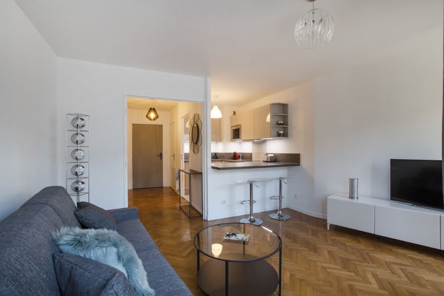 Furnished rental, 1-bedroom apartment, 43 sqm
