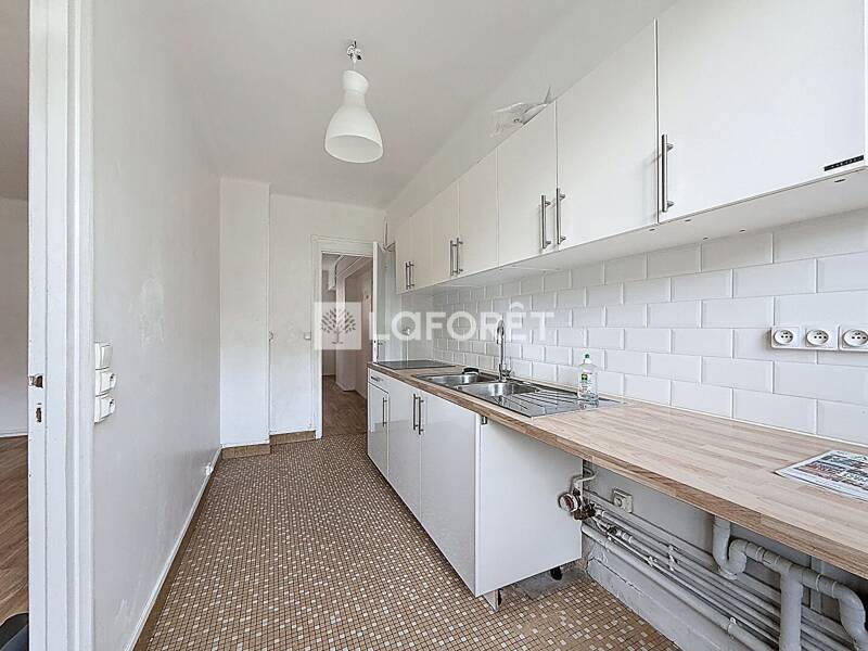 84 sqm apartment for rent in Paris 17