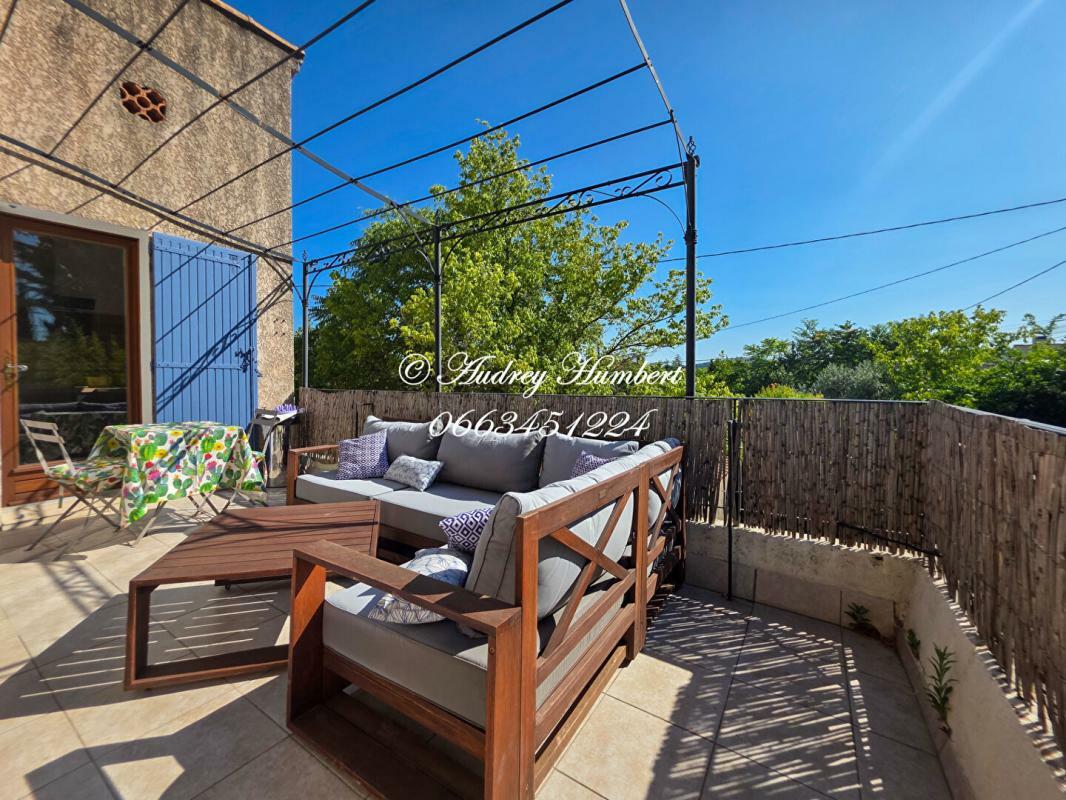 Manosque ? ESCLUSIVA, Appartamento raro di 111 mq con terrazza, ingresso indipendente e posto auto privato.