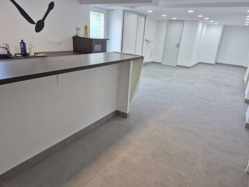 Affitto appartamento di 110 mq a VENISSIEUX