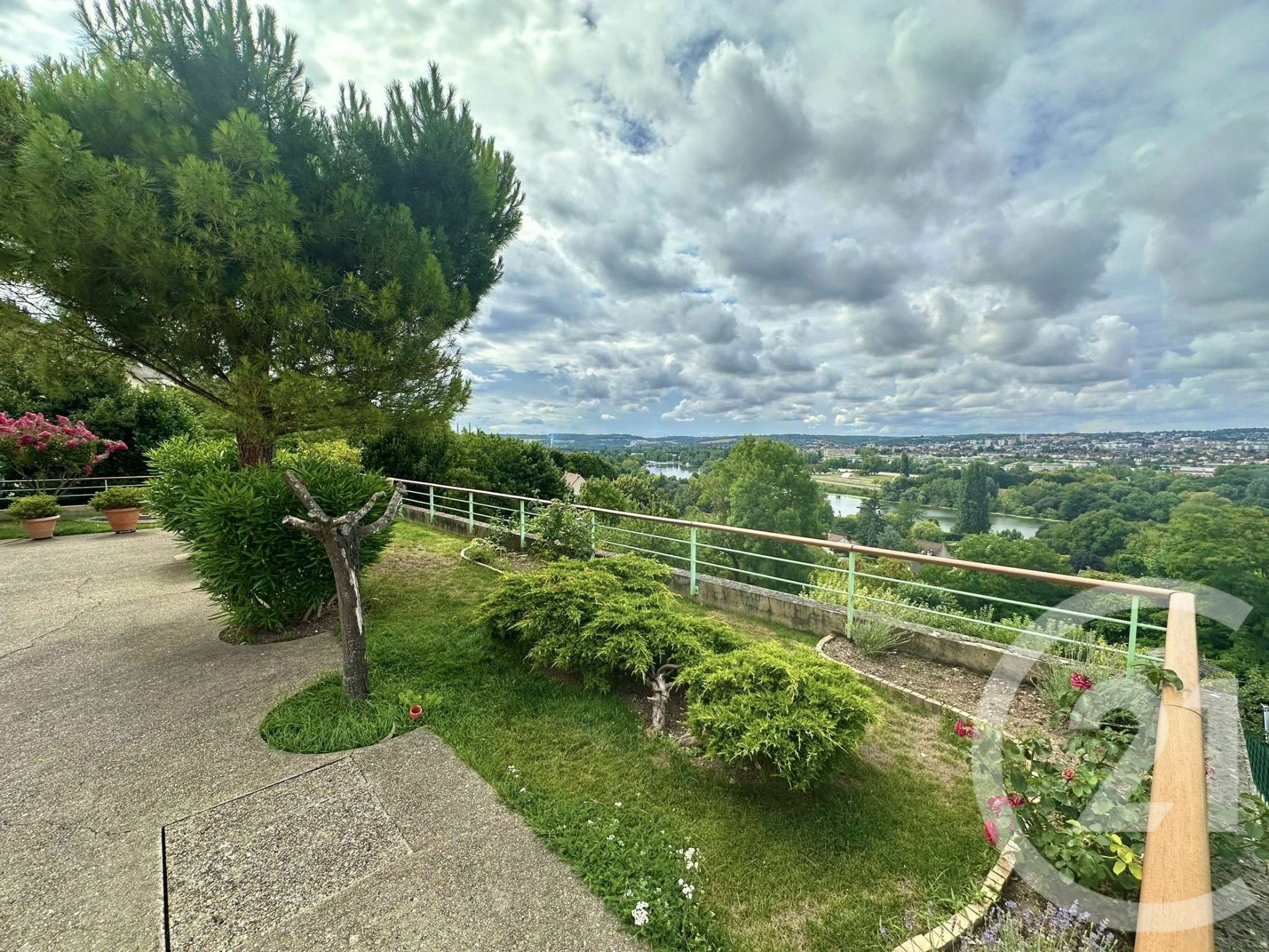 Vendita di una casa di 156 mq a LIMAY