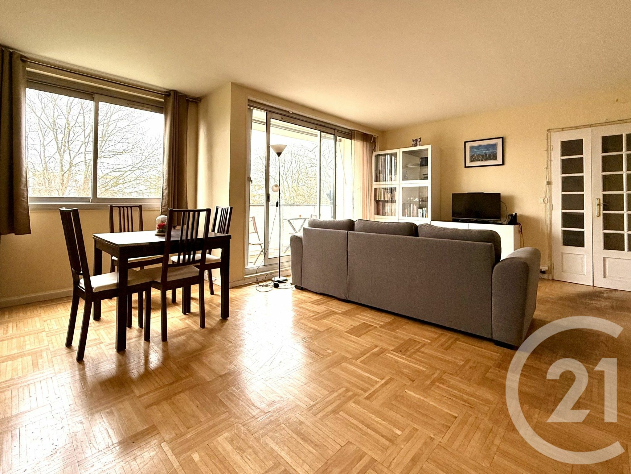 Sale apartment of 66sqm in MARLY LE ROI